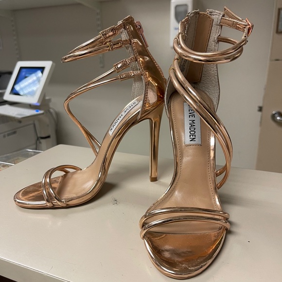Steve Madden Rose Gold Strappy Heels sz 5 - Picture 2 of 3
